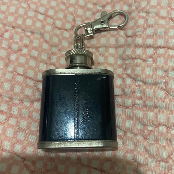 Vintage Stainless Steel Los Angeles Flask, 1 oz - Picture 3 of 3